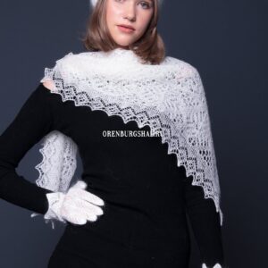 Ажурные перчатки с ландышами и бисером