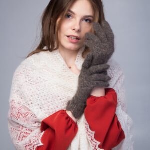 Серые ажурные перчатки