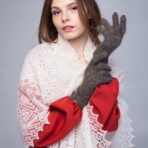 Серые ажурные перчатки