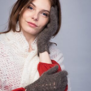 Серые ажурные перчатки