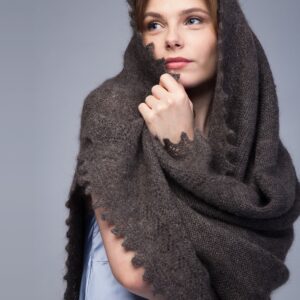 Серая шаль "Маленькая мисс"