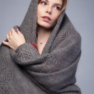 Серая шаль "Еловая ветвь"