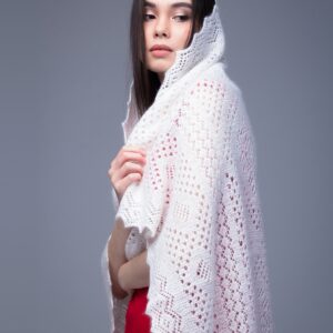 Пуховый платок "Заснеженная площадь"