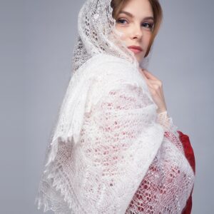 Пуховый палантин «Белая зала»